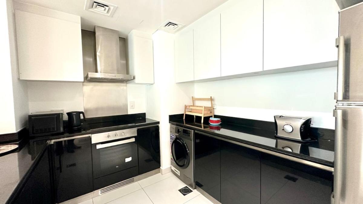 Exclusive 2br Escape With Marina Views In Damac Heights By Bhavan Appartement