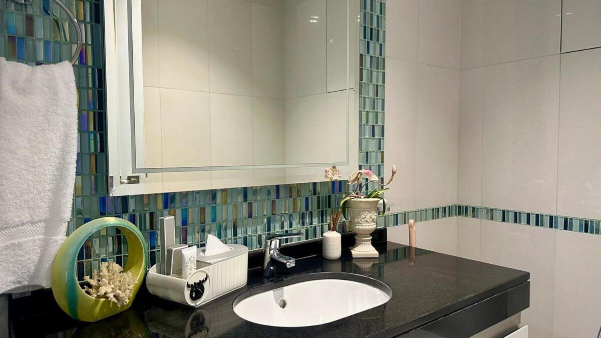 Appartement Exclusive 2br Escape With Marina Views In Damac Heights By Bhavan Dubai