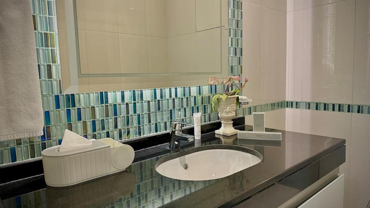 Exclusive 2br Escape With Marina Views In Damac Heights By Bhavan Appartement Dubai
