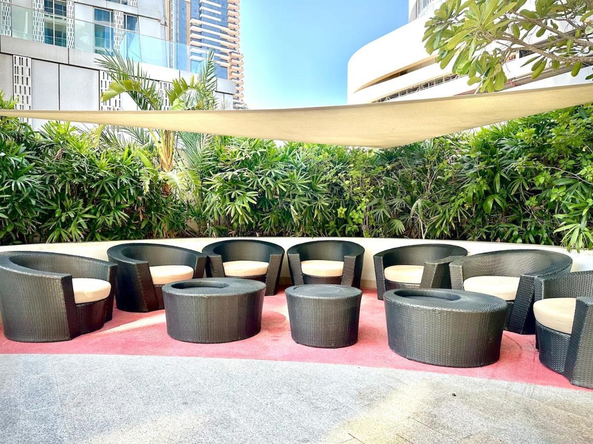 Exclusive 2br Escape With Marina Views In Damac Heights By Bhavan Appartement