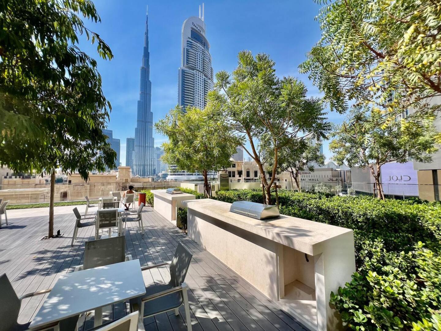 Luxury At The Top- Iconic Burj Views-dubai Mall Access 2br By Maxx Value Homes *