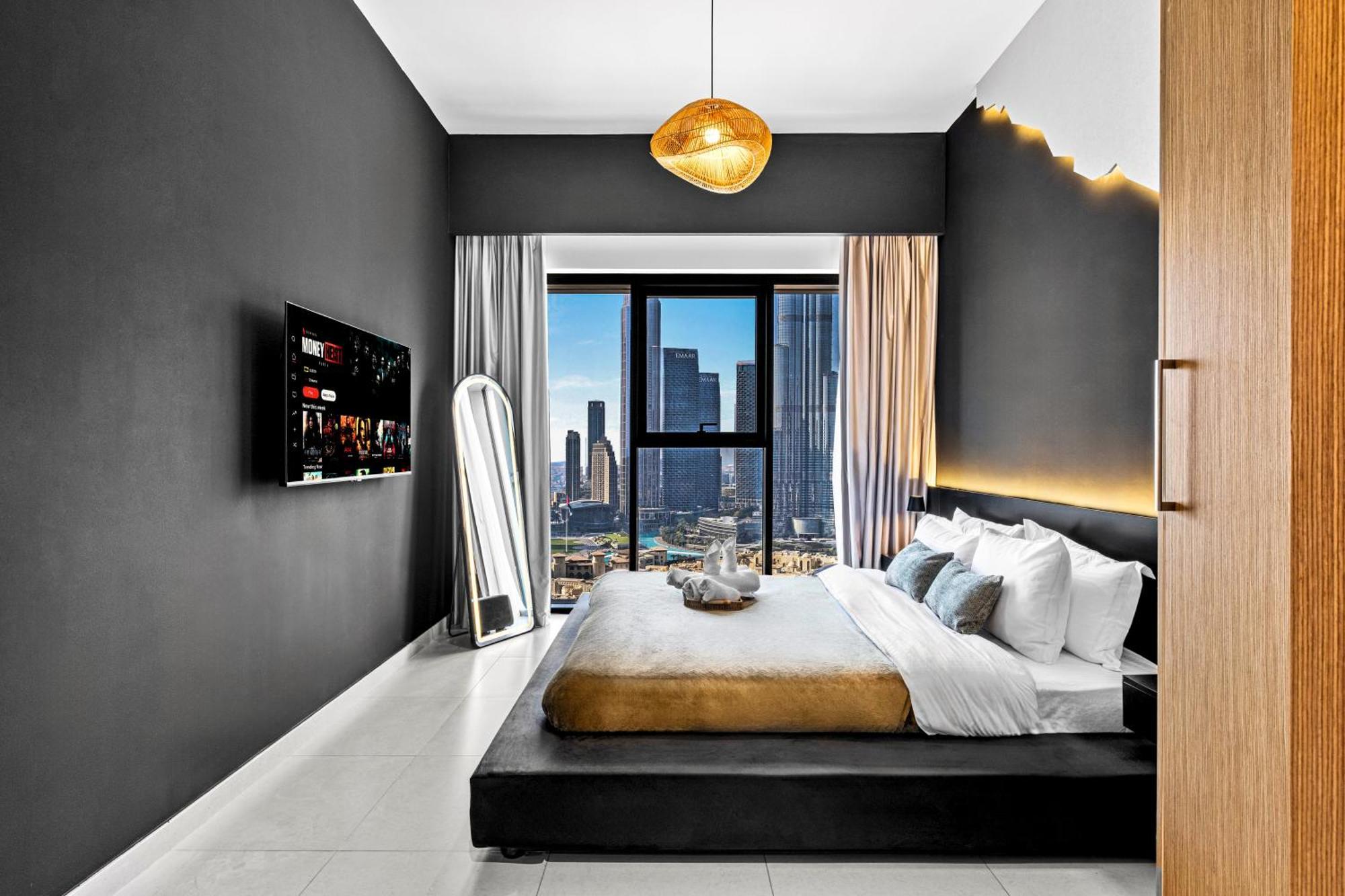 Luxury At The Top- Iconic Burj Views-dubai Mall Access 2br By Maxx Value Homes