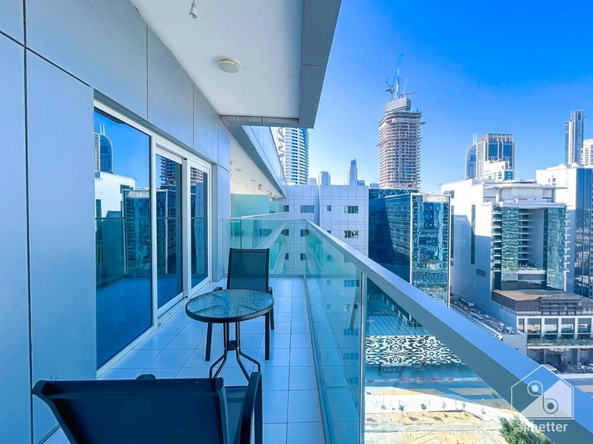 Luxury At Damac Majestine With Balcony & Views Appartement Dubai