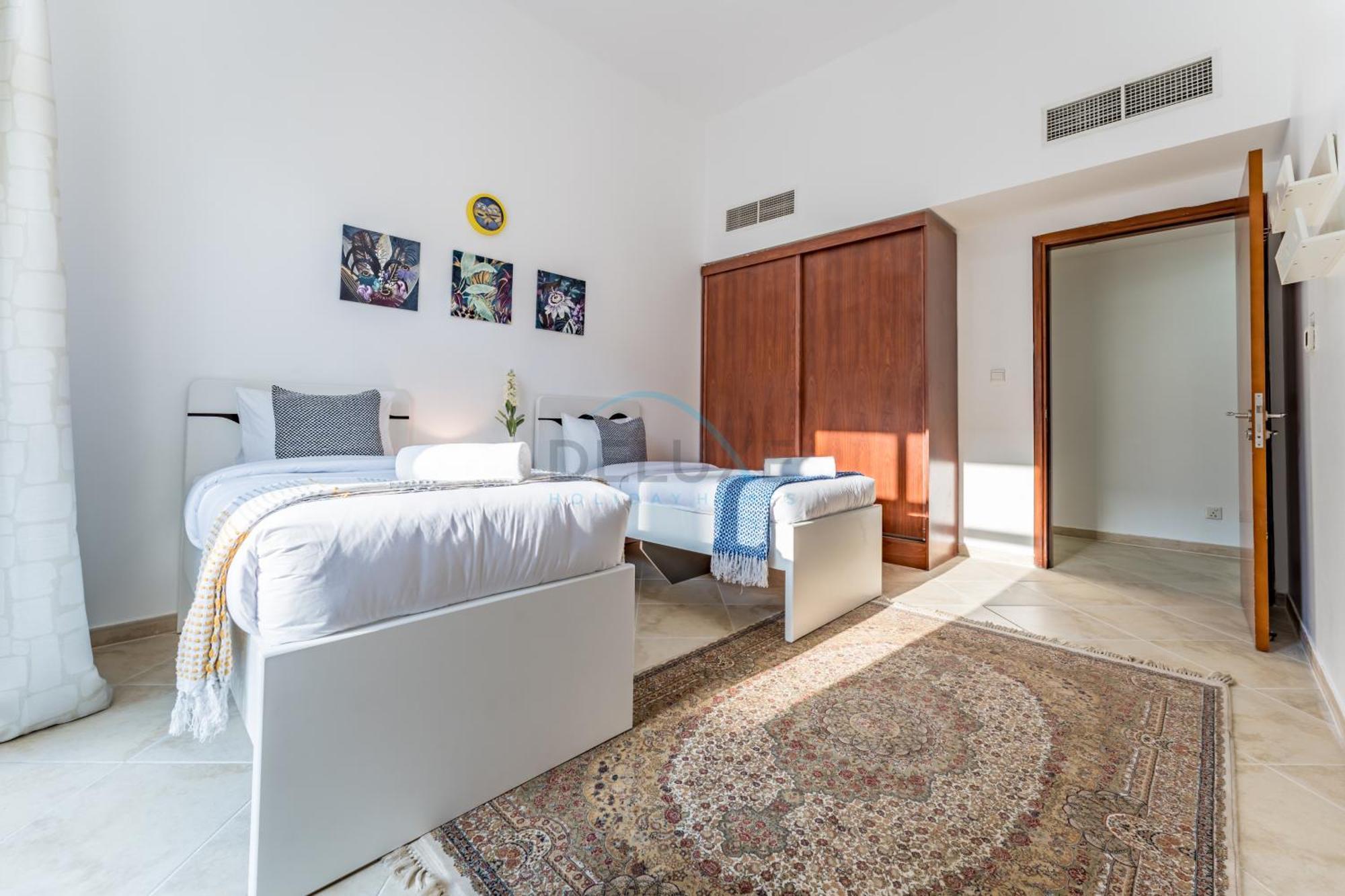 Community View 2br With Private Balcony Near Golf Club, Sherlock House 2, Motor By Deluxe Homes * Dubai