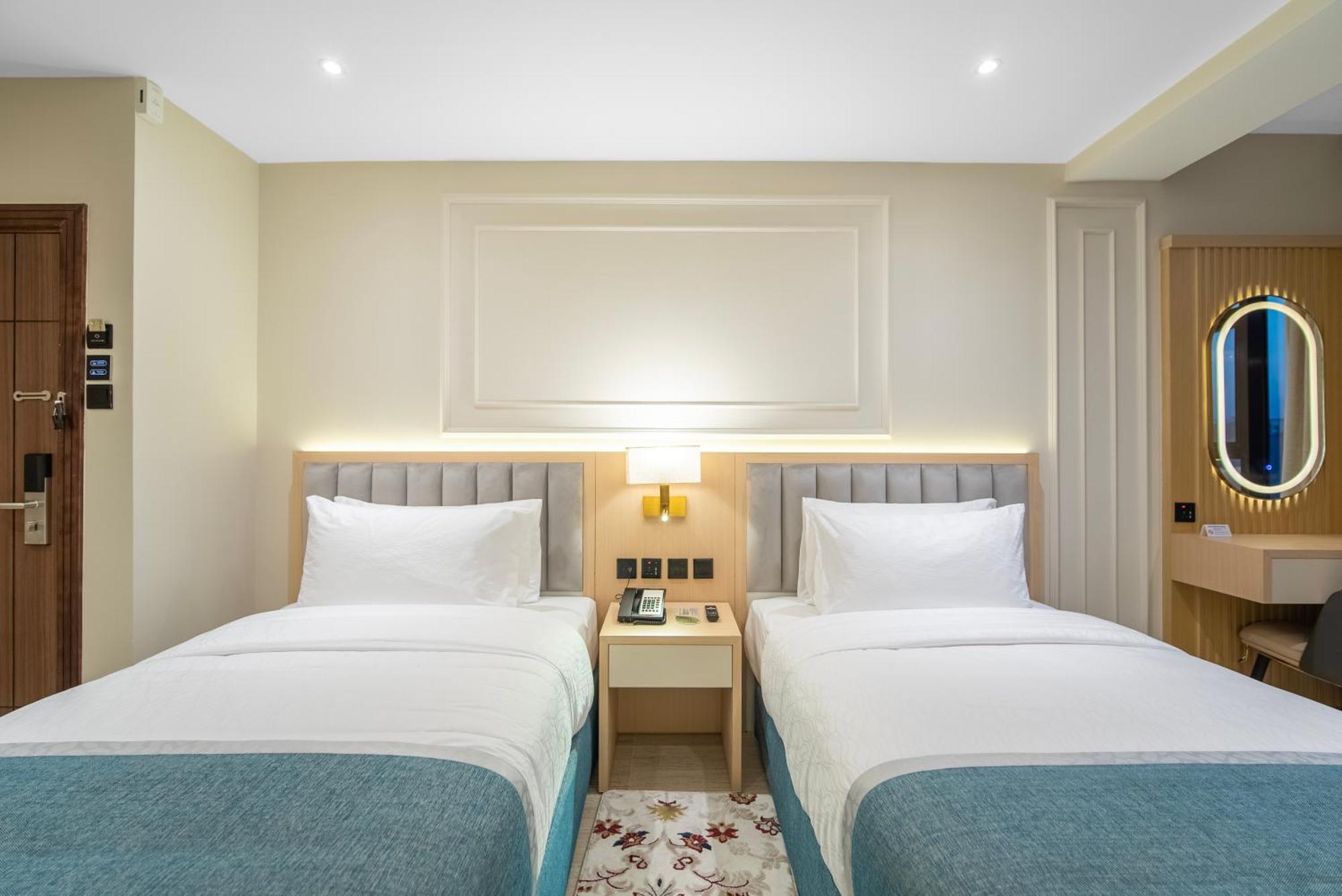 Grand Ambassador Hotell