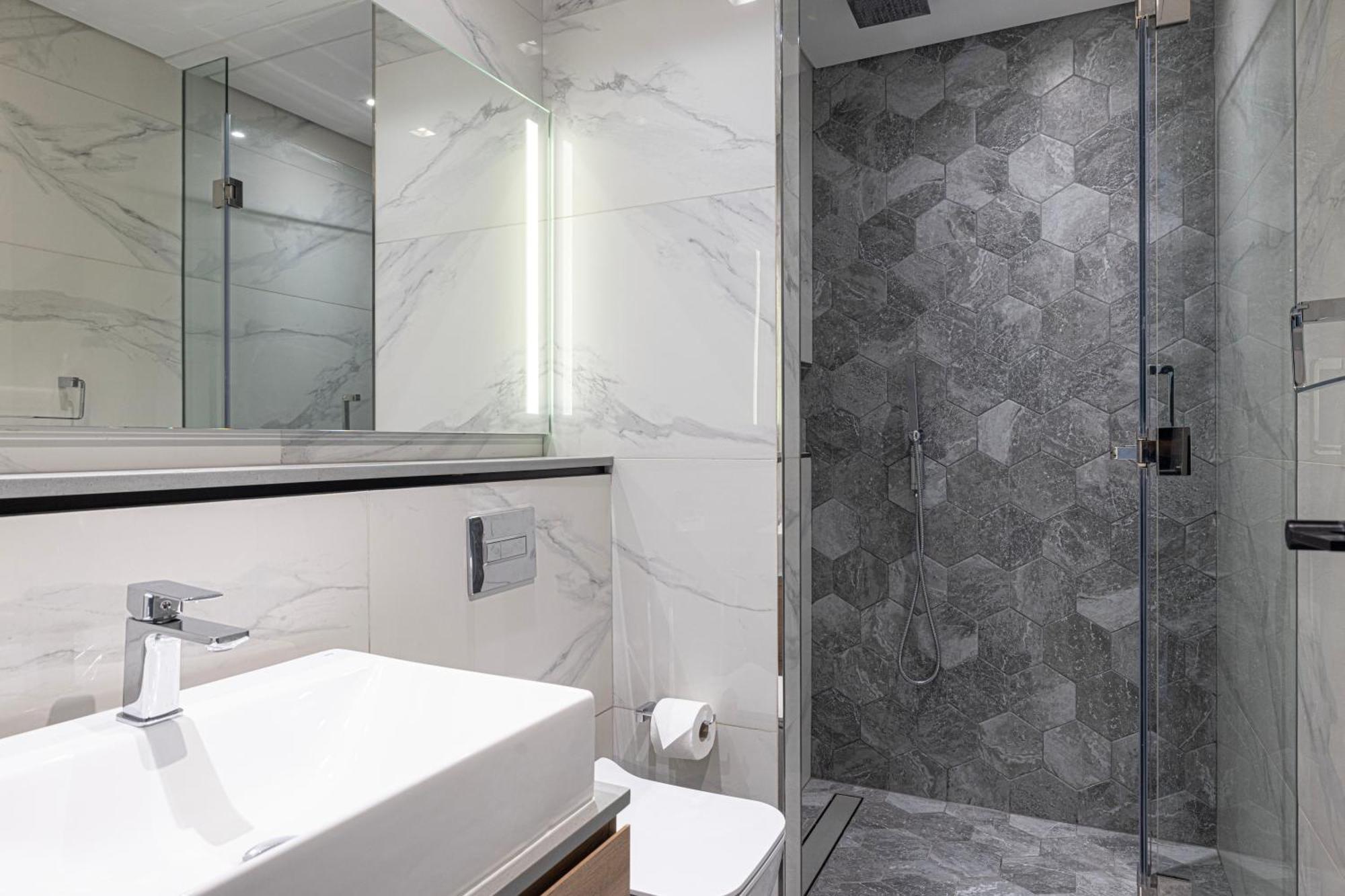 2br Gem Steps From Mall & Burj