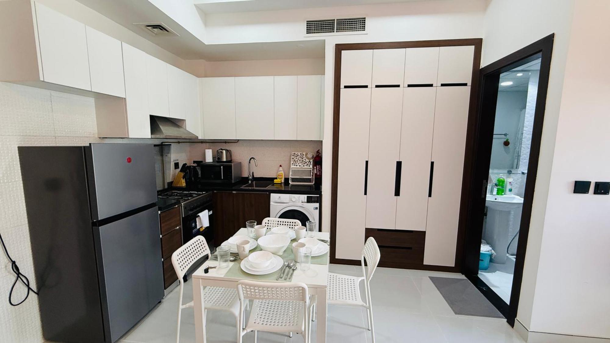Lawnz Luxury Furnished With Balcony Swimming Pool Gym Kids Play Ground Apartamento *