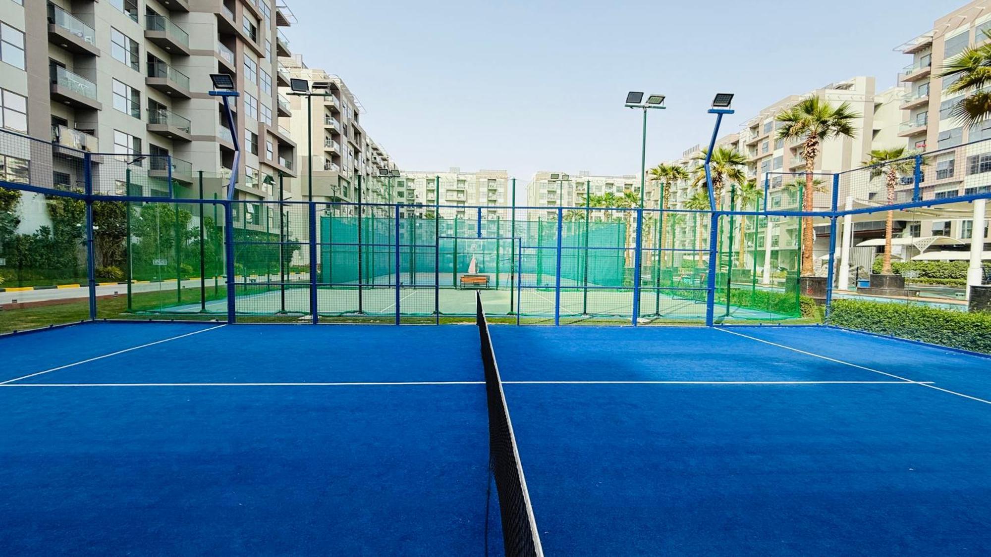 Apartamento Lawnz Luxury Furnished With Balcony Swimming Pool Gym Kids Play Ground