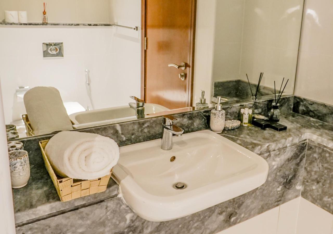Spacious 1br In Habtoor With Canal Views & Close To Mall *