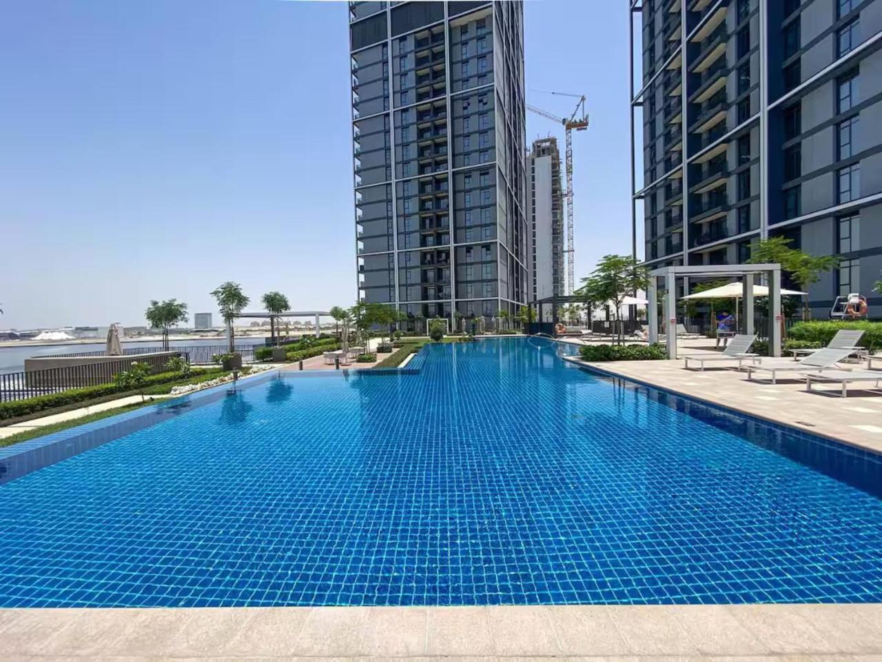 Apartamento Waterfront 1br With Infinity Pool In Creek Edge T1 *