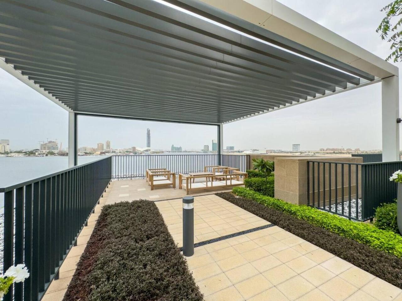 Waterfront 1br With Infinity Pool In Creek Edge T1