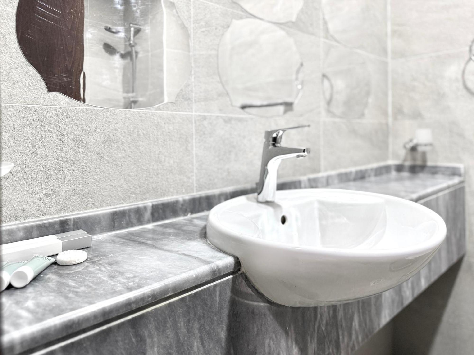 Al Manara Classic Deluxe
