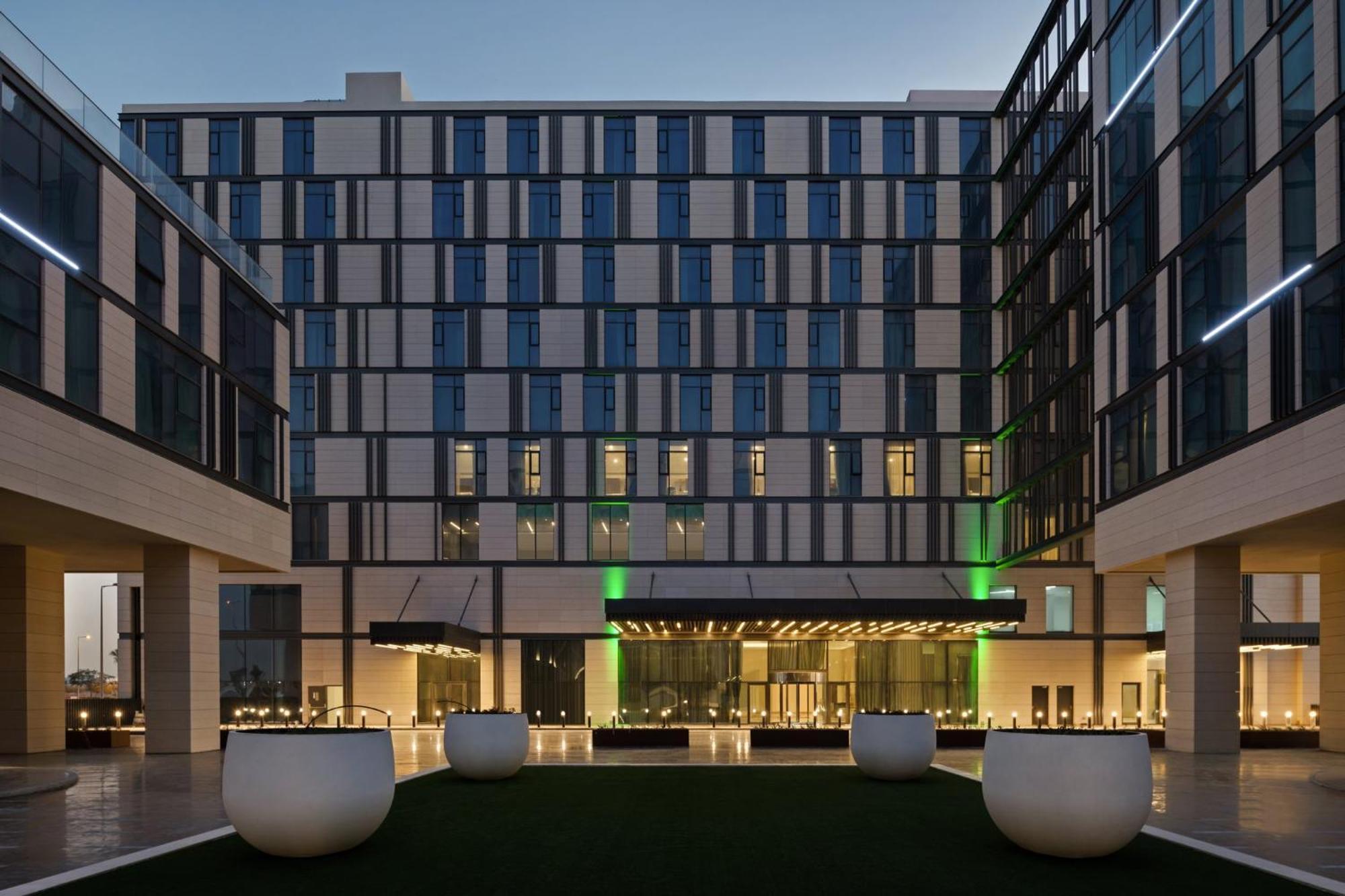 Hotel Al-maktoum Airport By Ihg