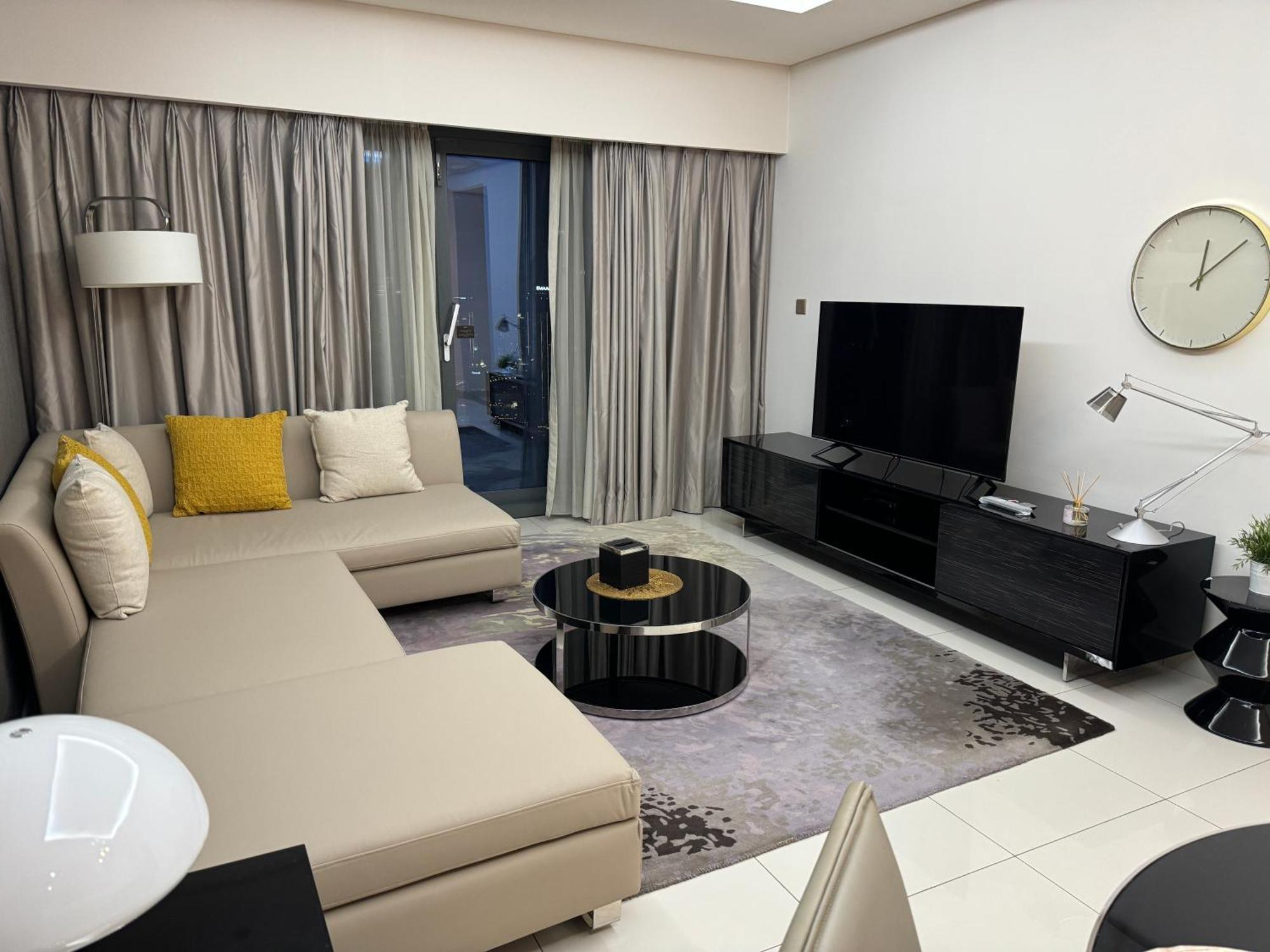 Royal By Damac Paramount Towers B Burj Khalifa Views Apartment