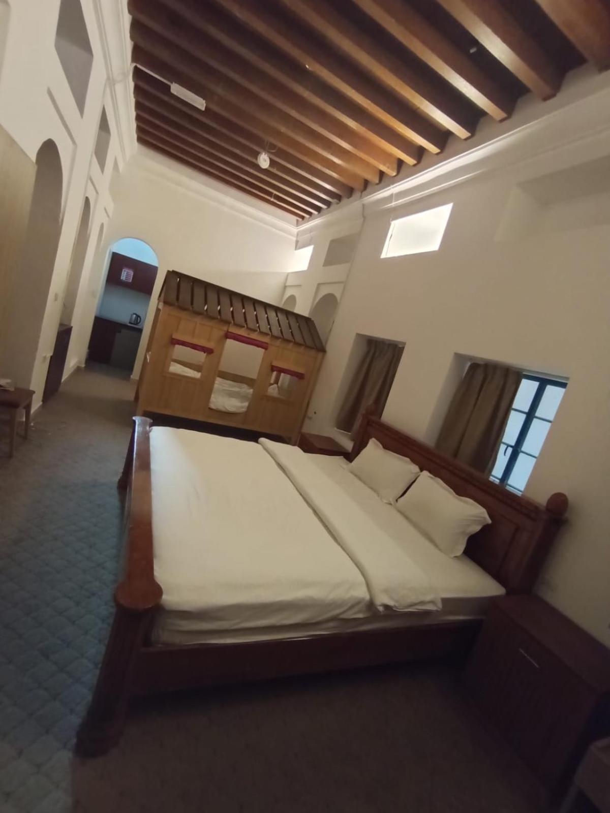 Guest house Hyba & *