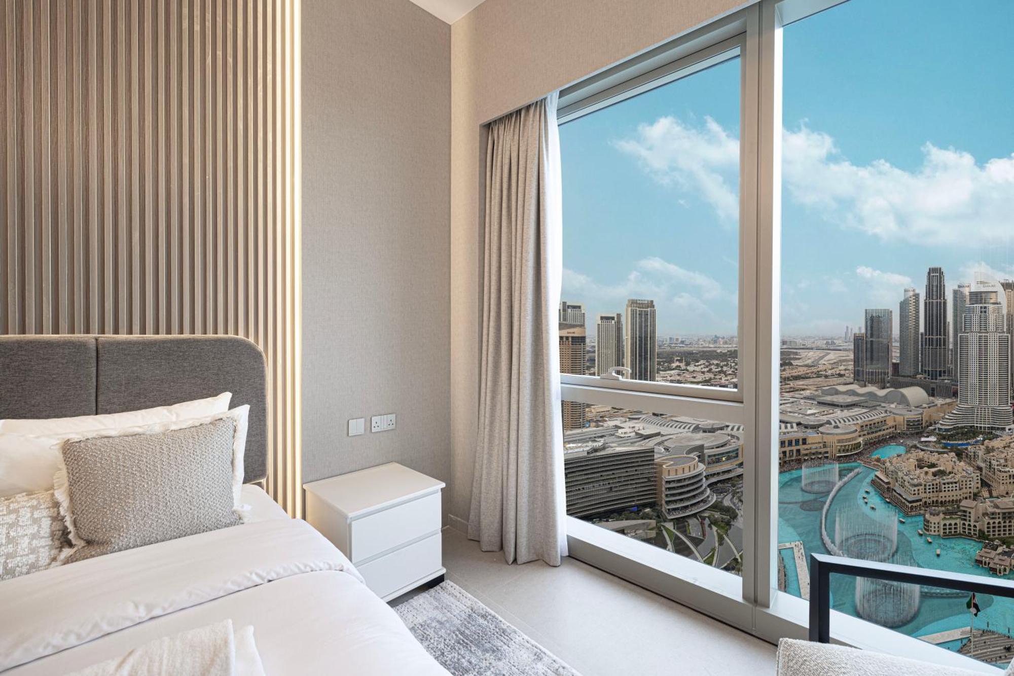 Luxury High Floor Burj Khalifa And Fountain View 5 Minute Walk Mall Dubai