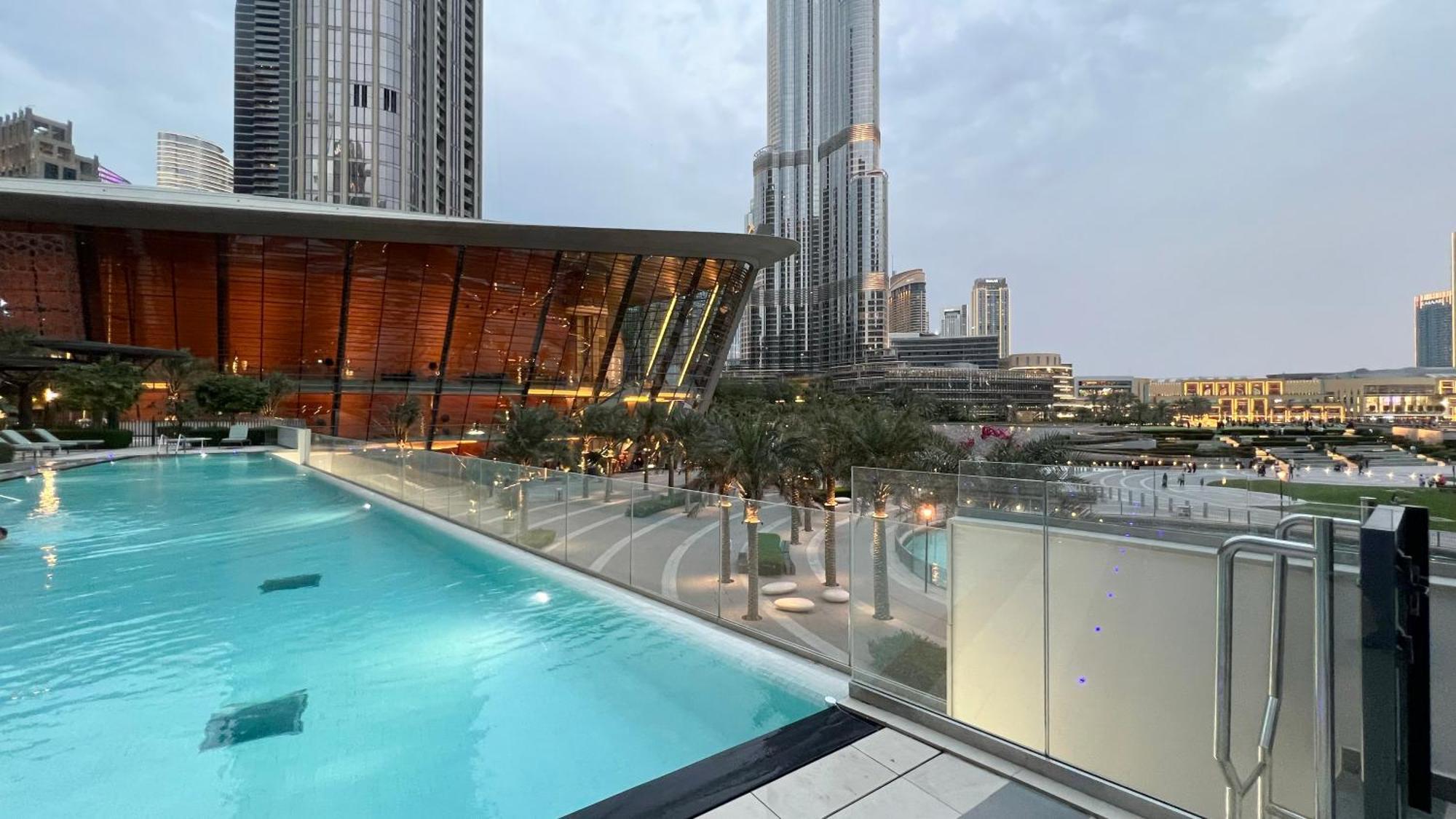 Luxury High Floor Burj Khalifa And Fountain View 5 Minute Walk Mall *