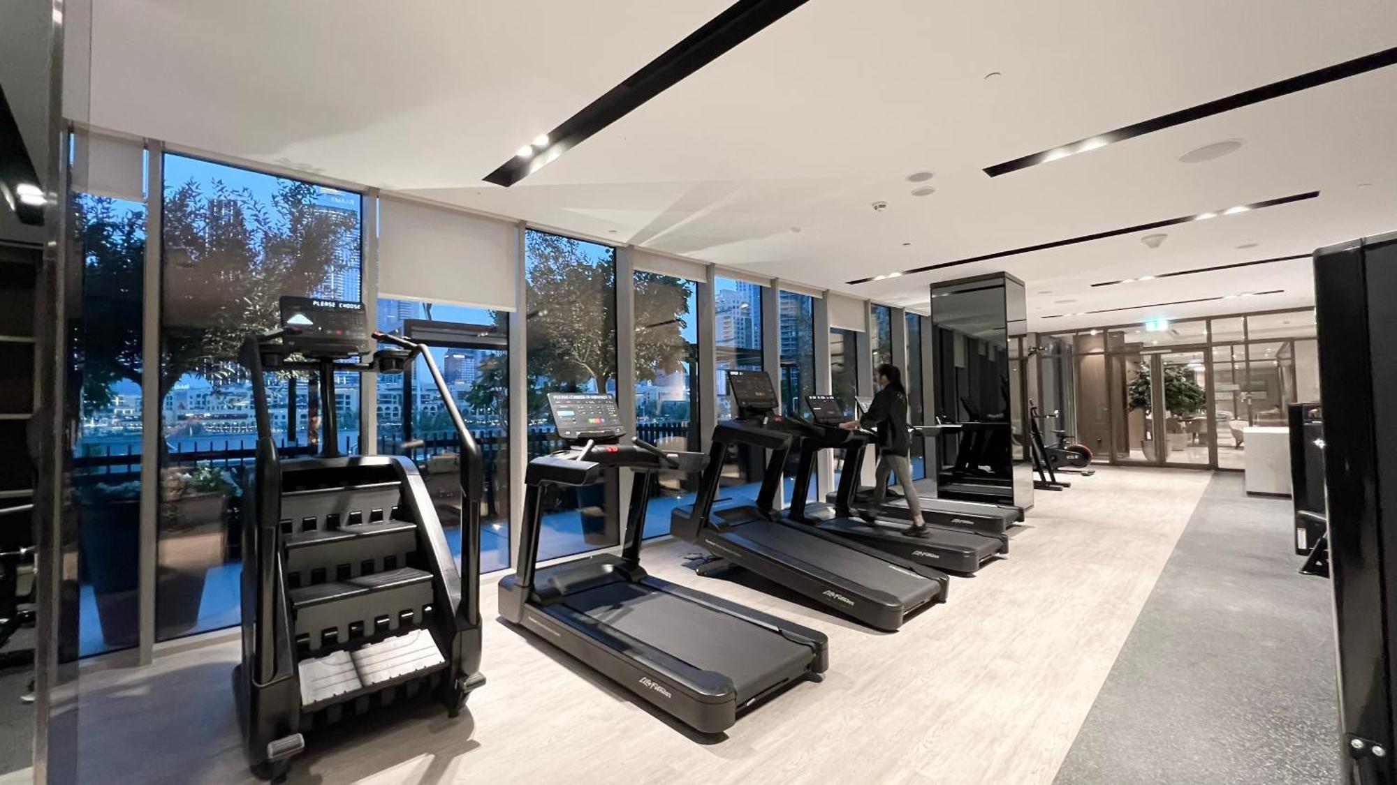 Luxury High Floor Burj Khalifa And Fountain View 5 Minute Walk Mall