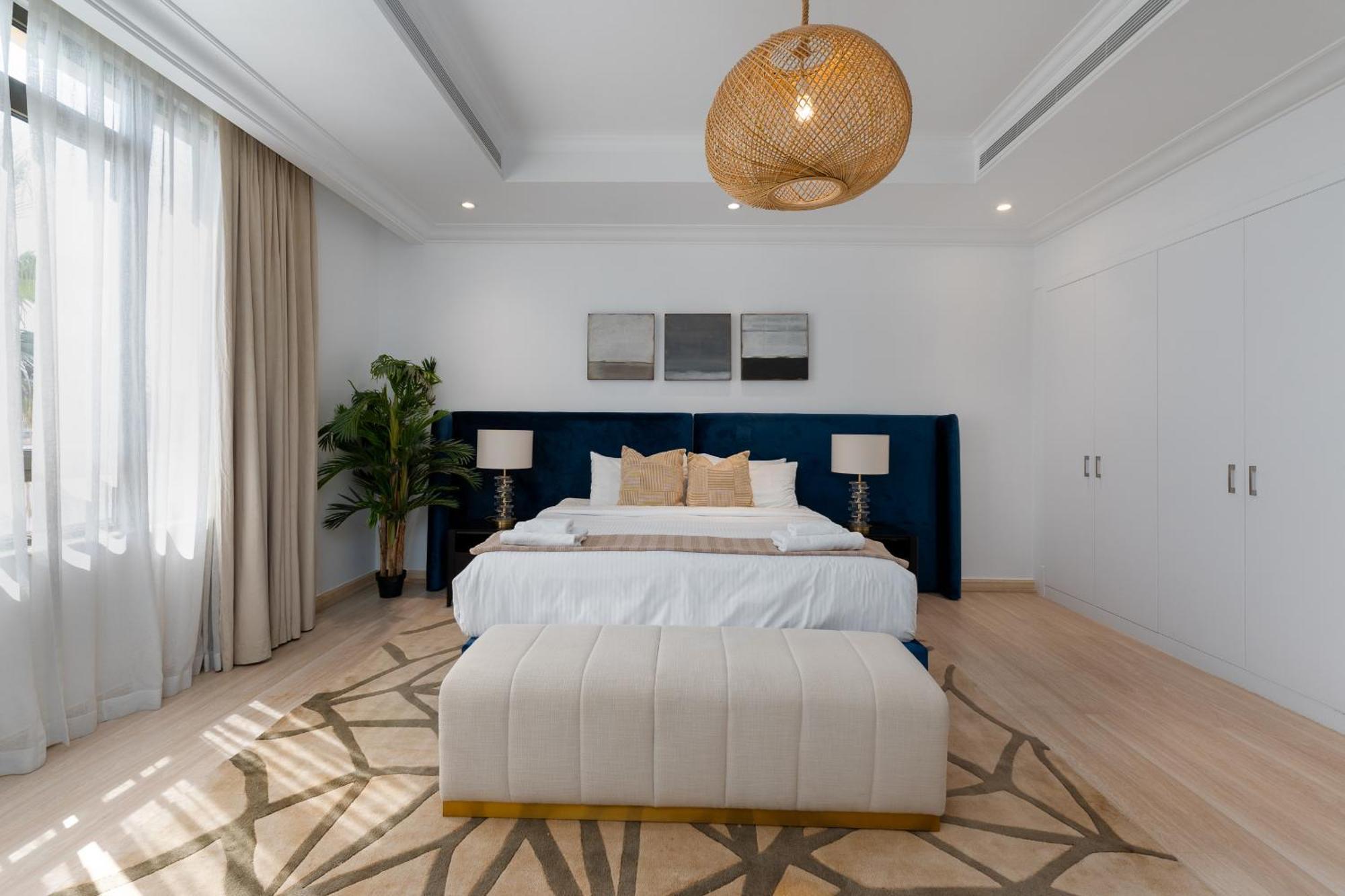 Frond D, Beachfront Villa, Palm Jumeirah - Mint Homes * Dubaï