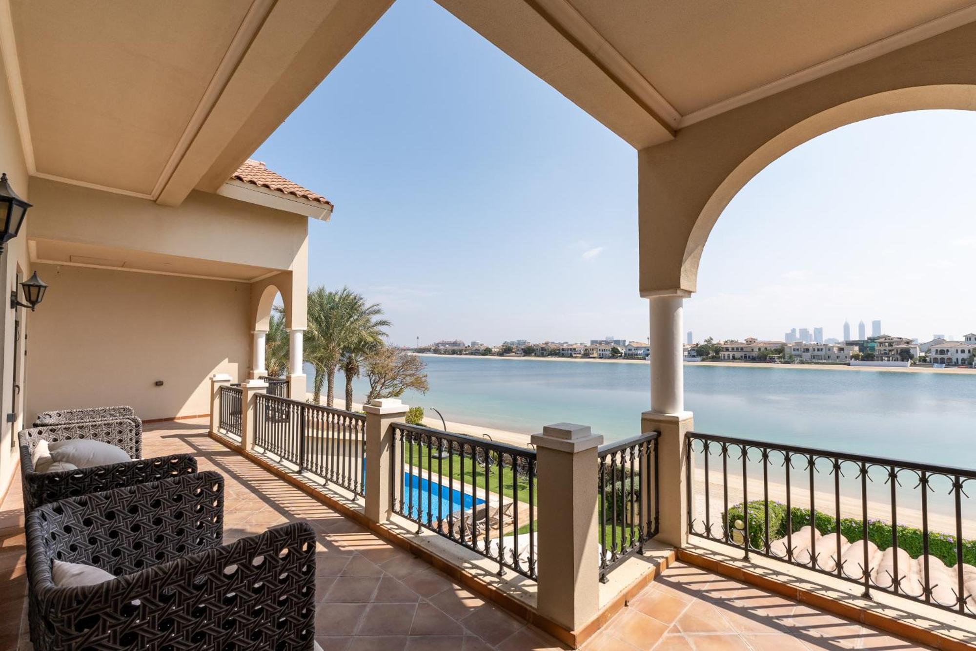 Villa Frond D, Beachfront Villa, Palm Jumeirah - Mint Homes Dubaï