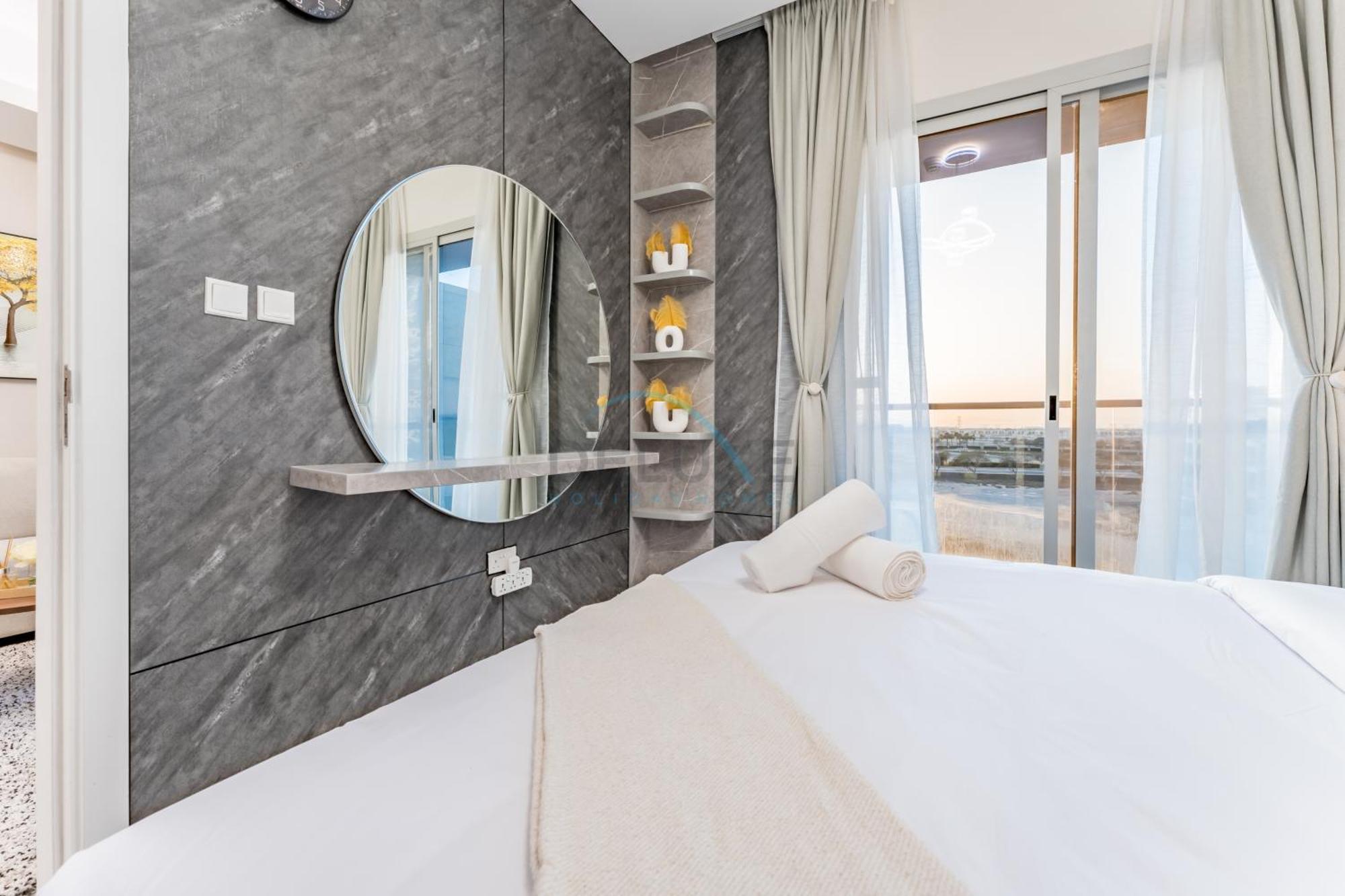 View 1br With Private Balcony Near Golf Clubs, Centurion Onyx, Nad Al Sheba By Deluxe Homes Appartement