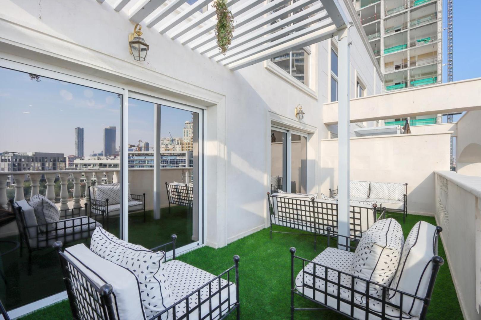Livbnb - Homey 1b With Spacious Terrace In District 14, Jvc Lägenhet Dubai