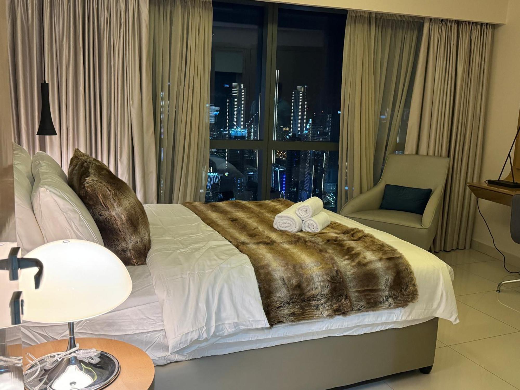 Royal By Damac Paramount Towers B Burj Khalifa Views