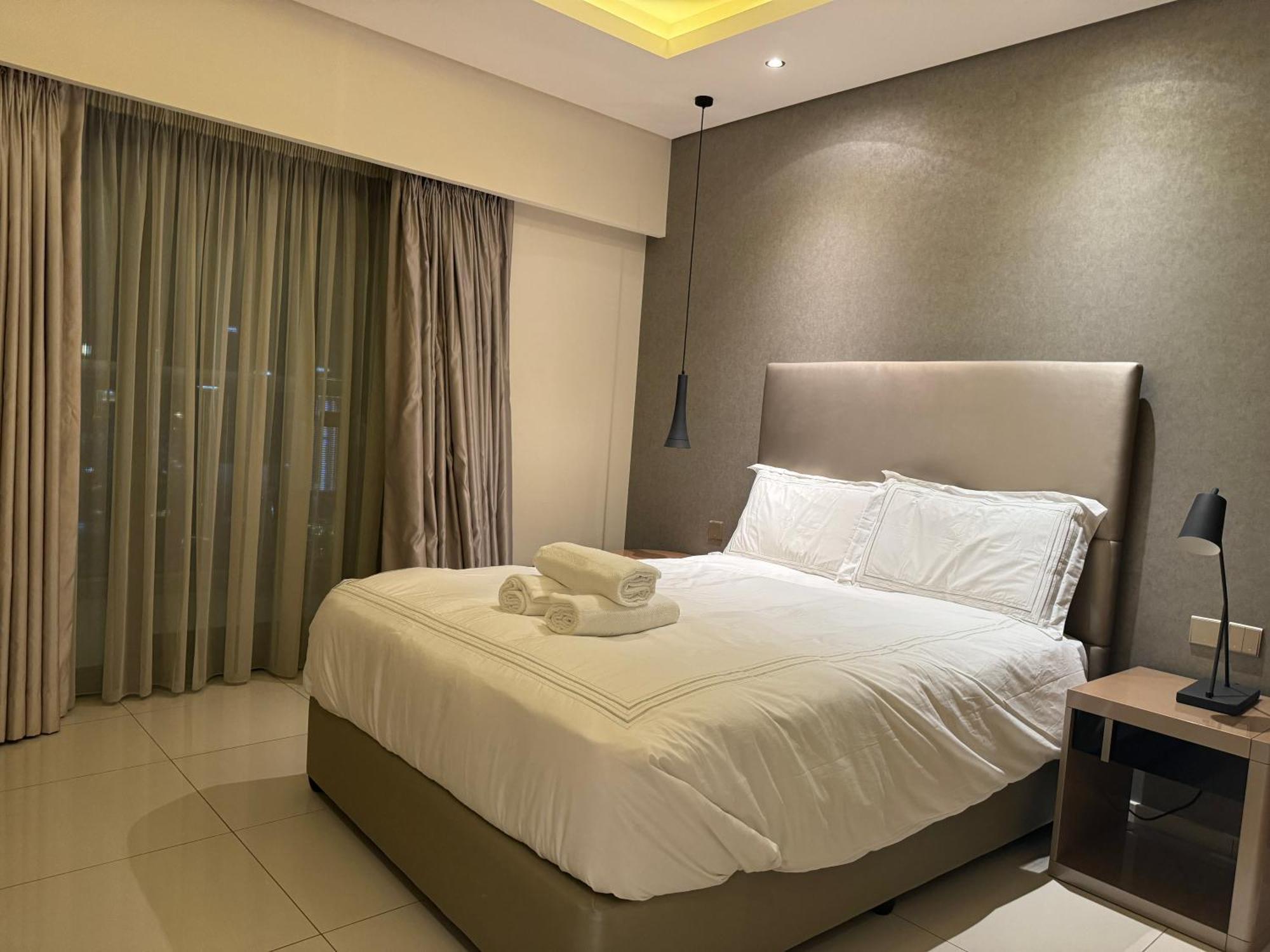 Apartment Royal By Damac Paramount Towers B Burj Khalifa Views Dubai