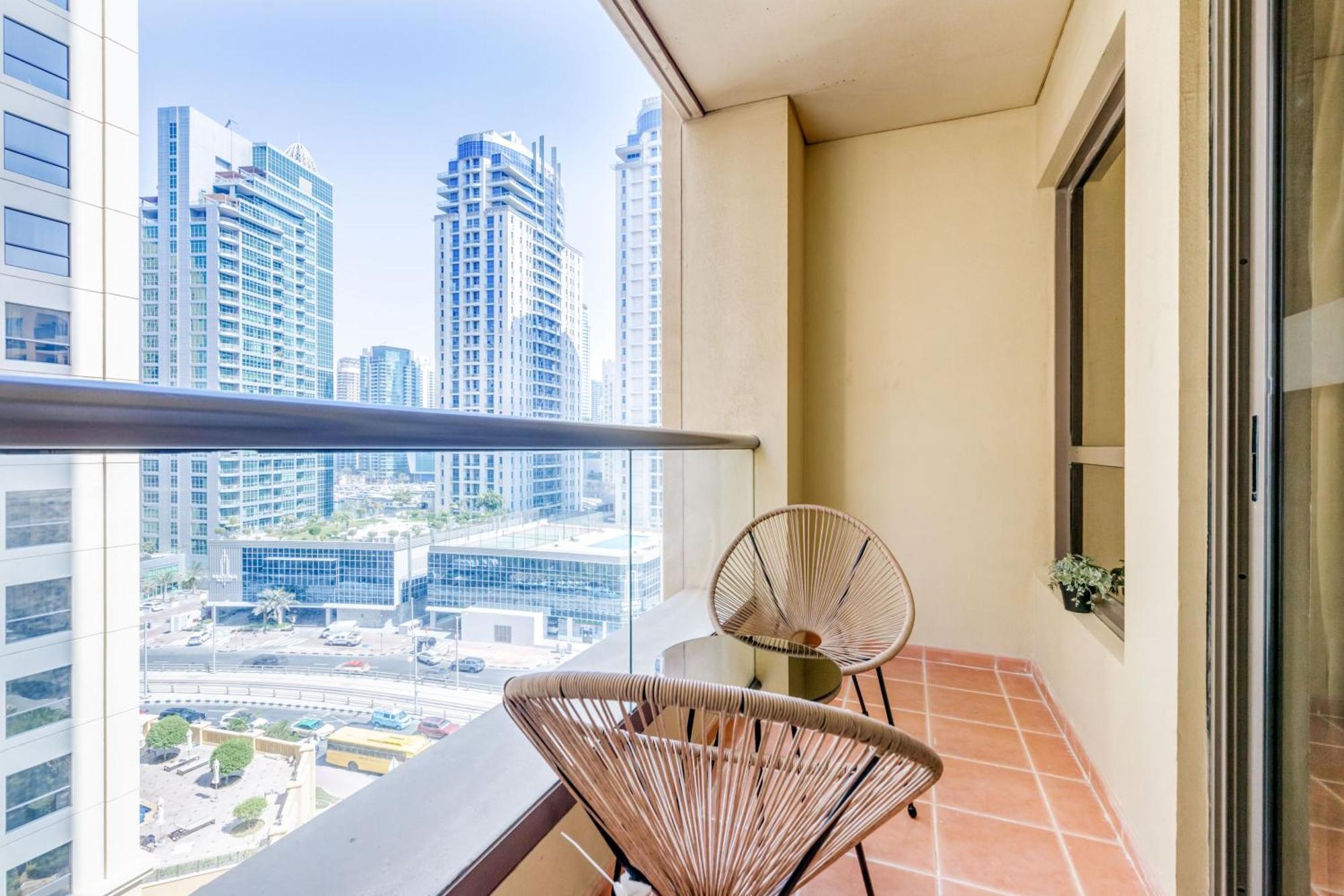 Globalstay. Modern Steps To Jbr Apartment Dubai