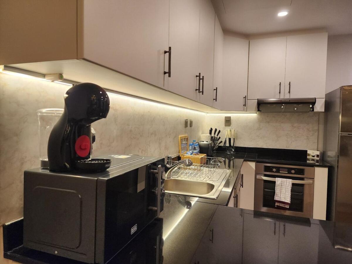 Lux 1br High-floor In Marina Appartement