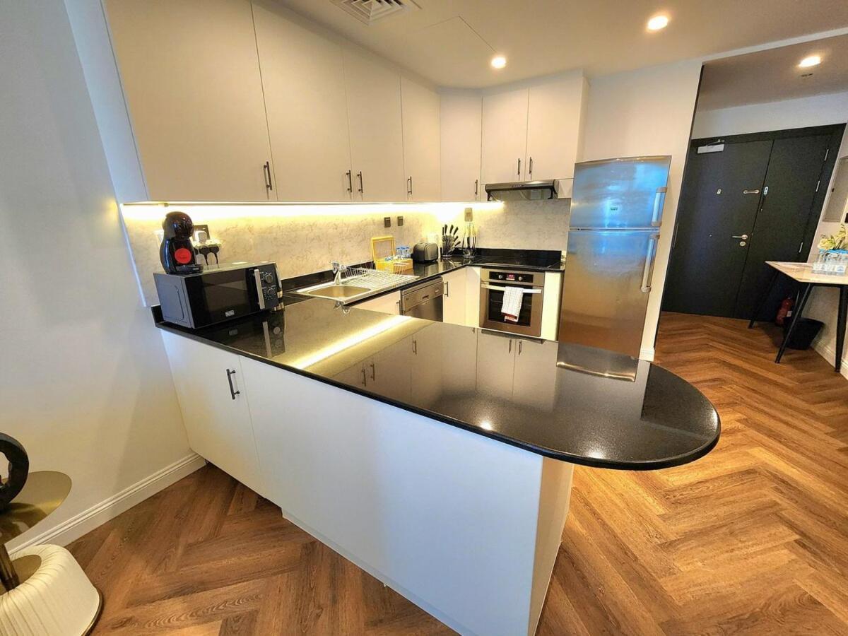 Lux 1br High-floor In Marina Appartement
