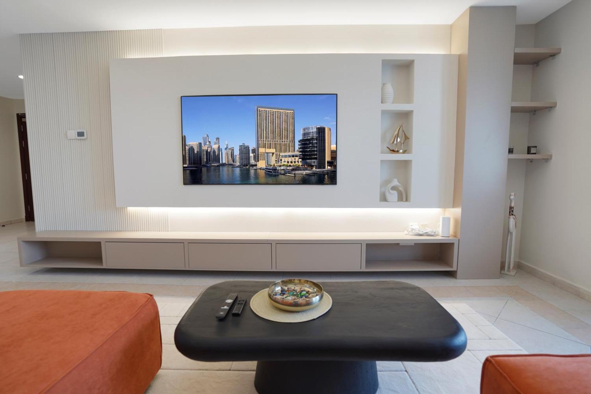 28- Affortable Cozy Living, Work Friendly, Longer Stays Next To Tram Appartement Dubaï