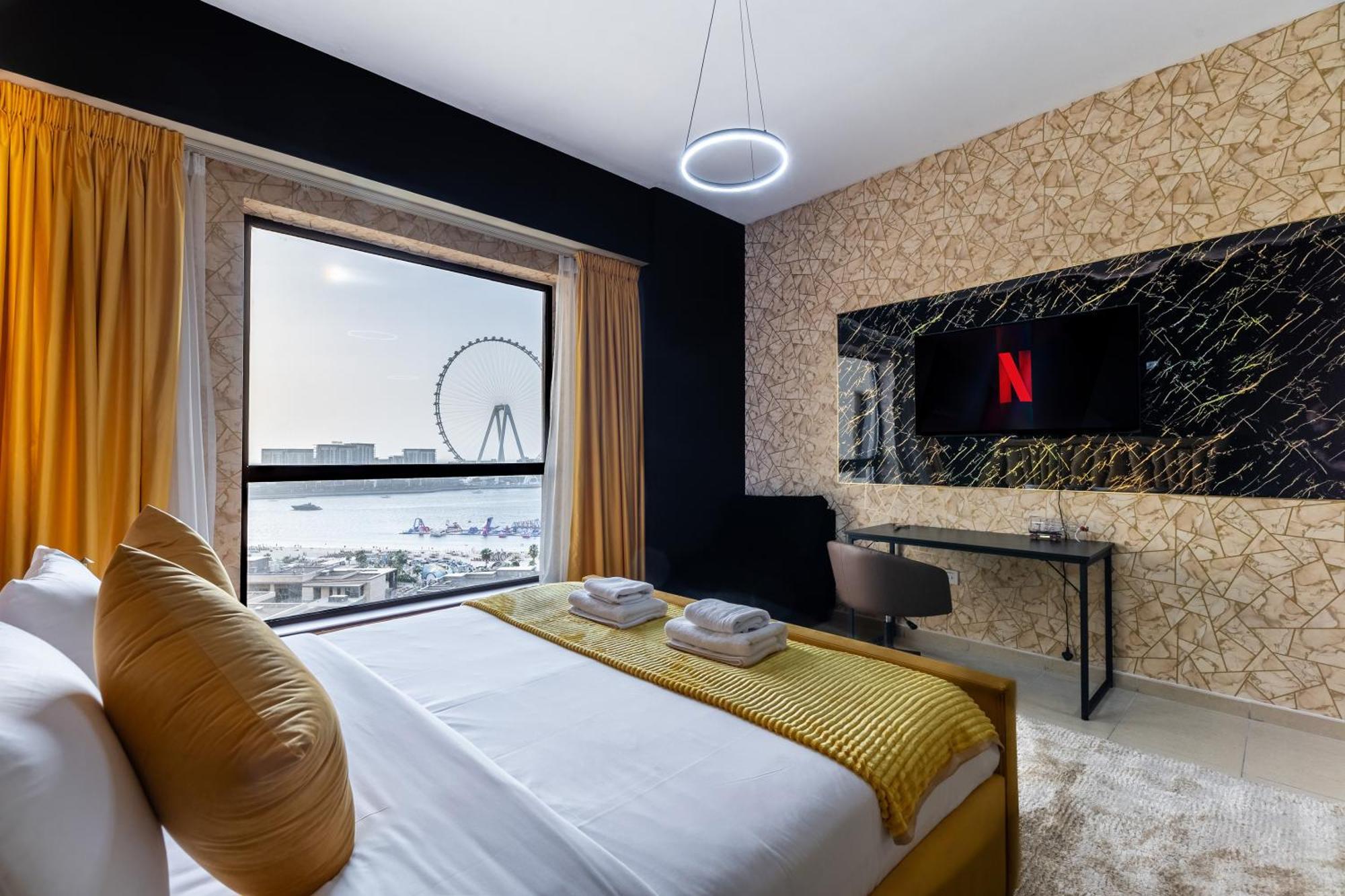 Eye & Sunset Views, Direct Access With Gym&pool *