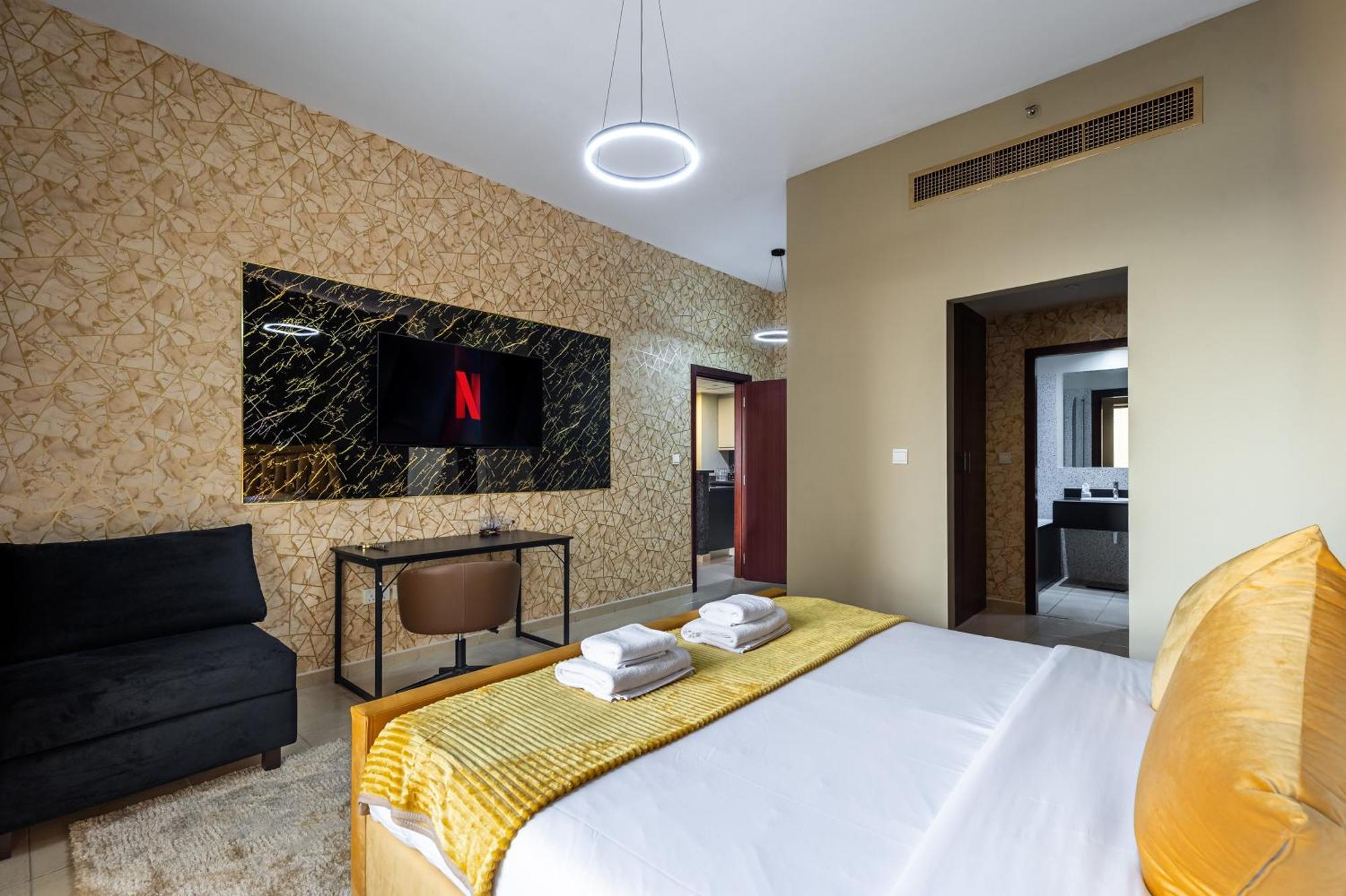Eye & Sunset Views, Direct Access With Gym&pool Appartement