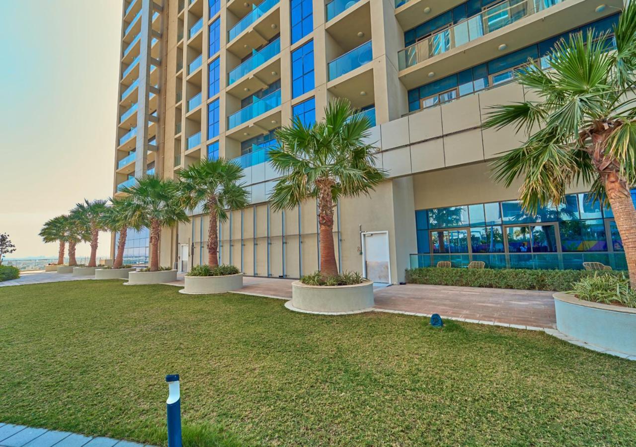 Stylish 2br In Aykon With Pool & Gym Access