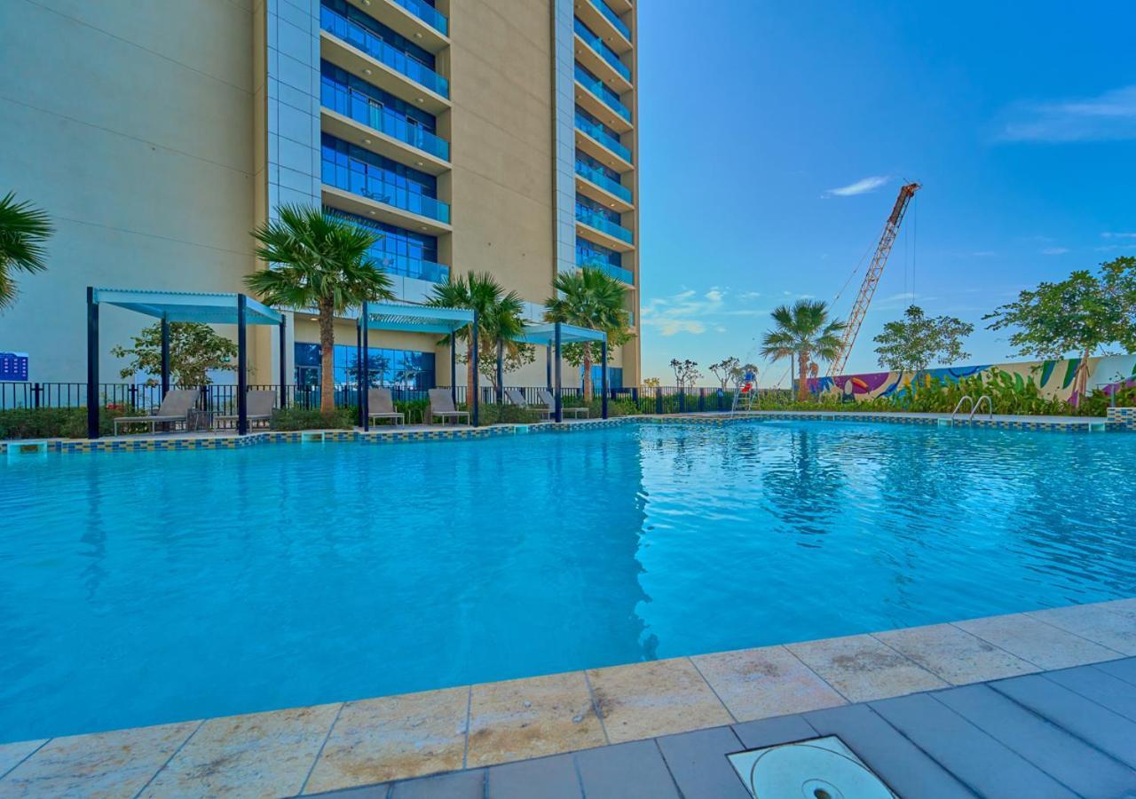 Stylish 2br In Aykon With Pool & Gym Access