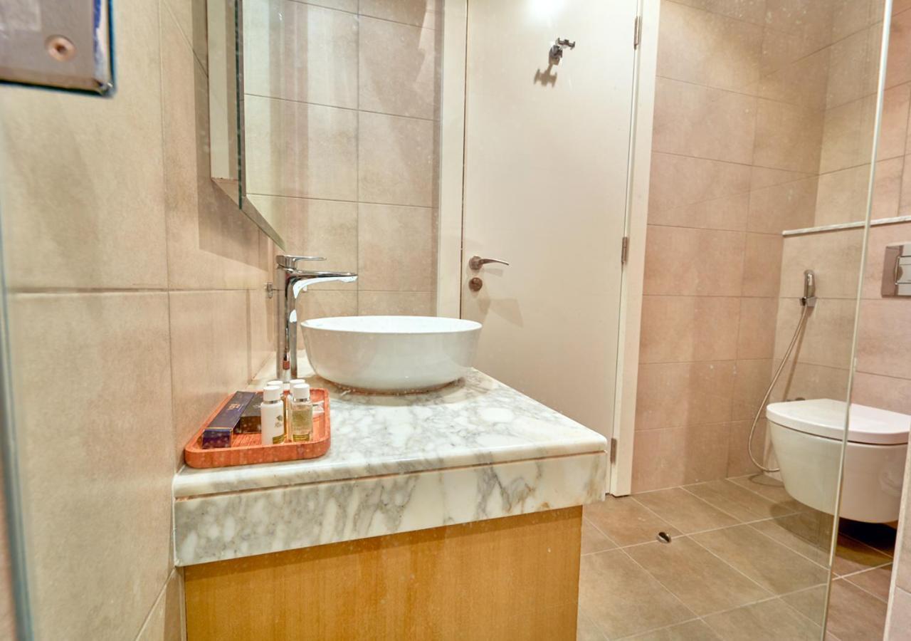 Stylish 2br In Aykon With Pool & Gym Access