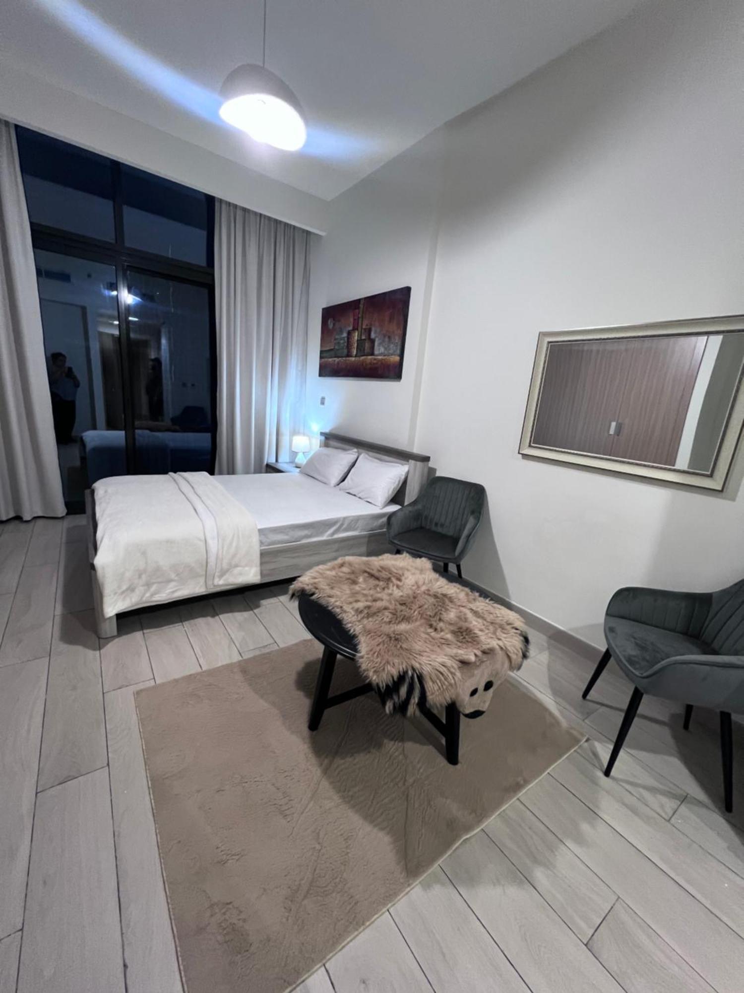 In Azizi Riviera Appartement