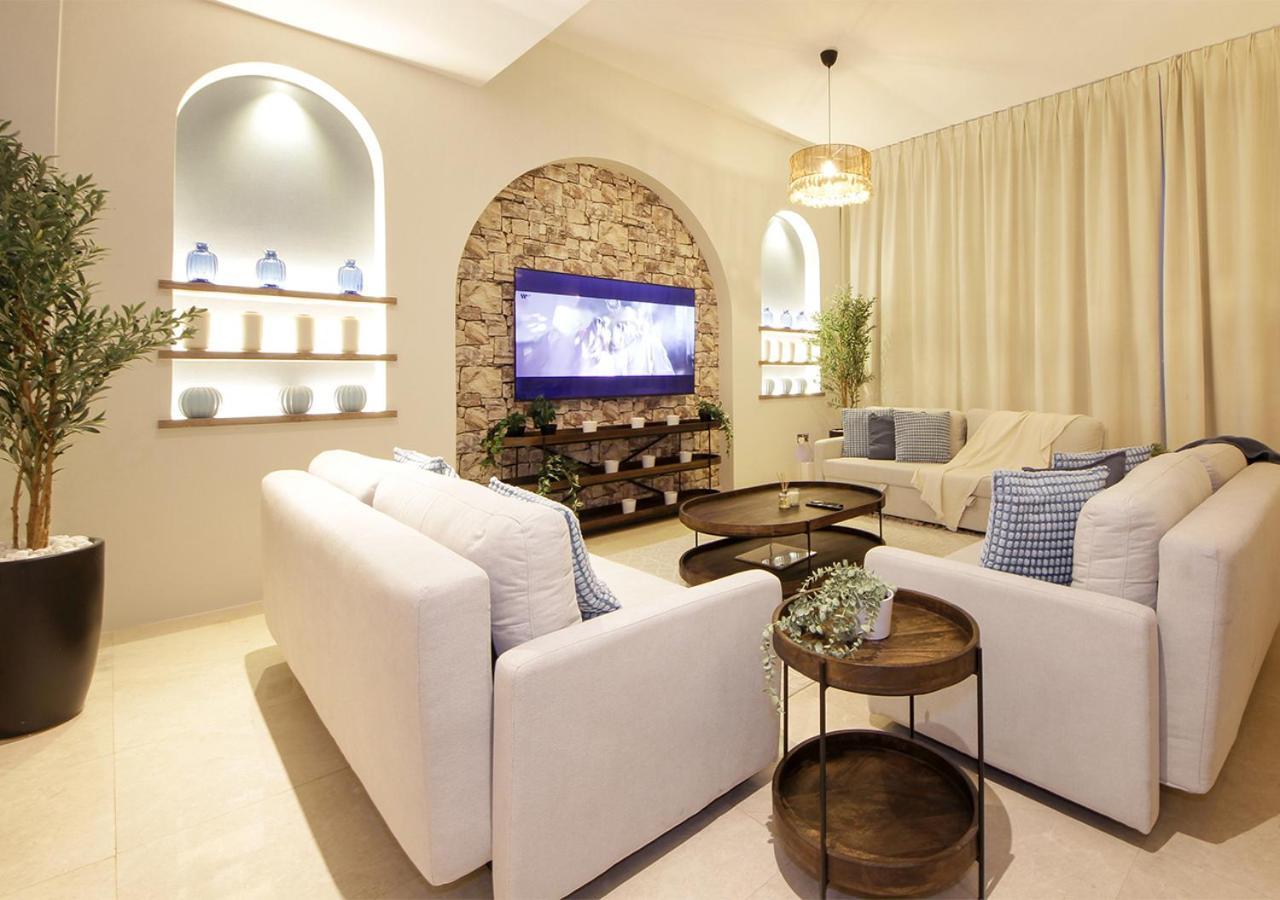 Breathtaking With Roof Garden And Access