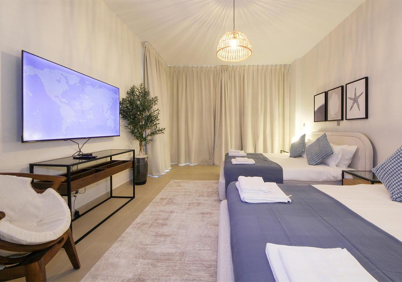 Breathtaking With Roof Garden And Access *