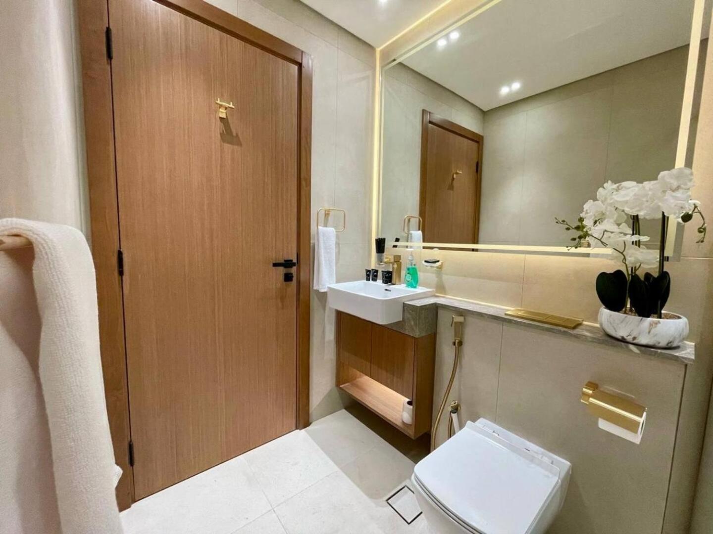 Brand New Cozy 2br In Jvc With Balcony