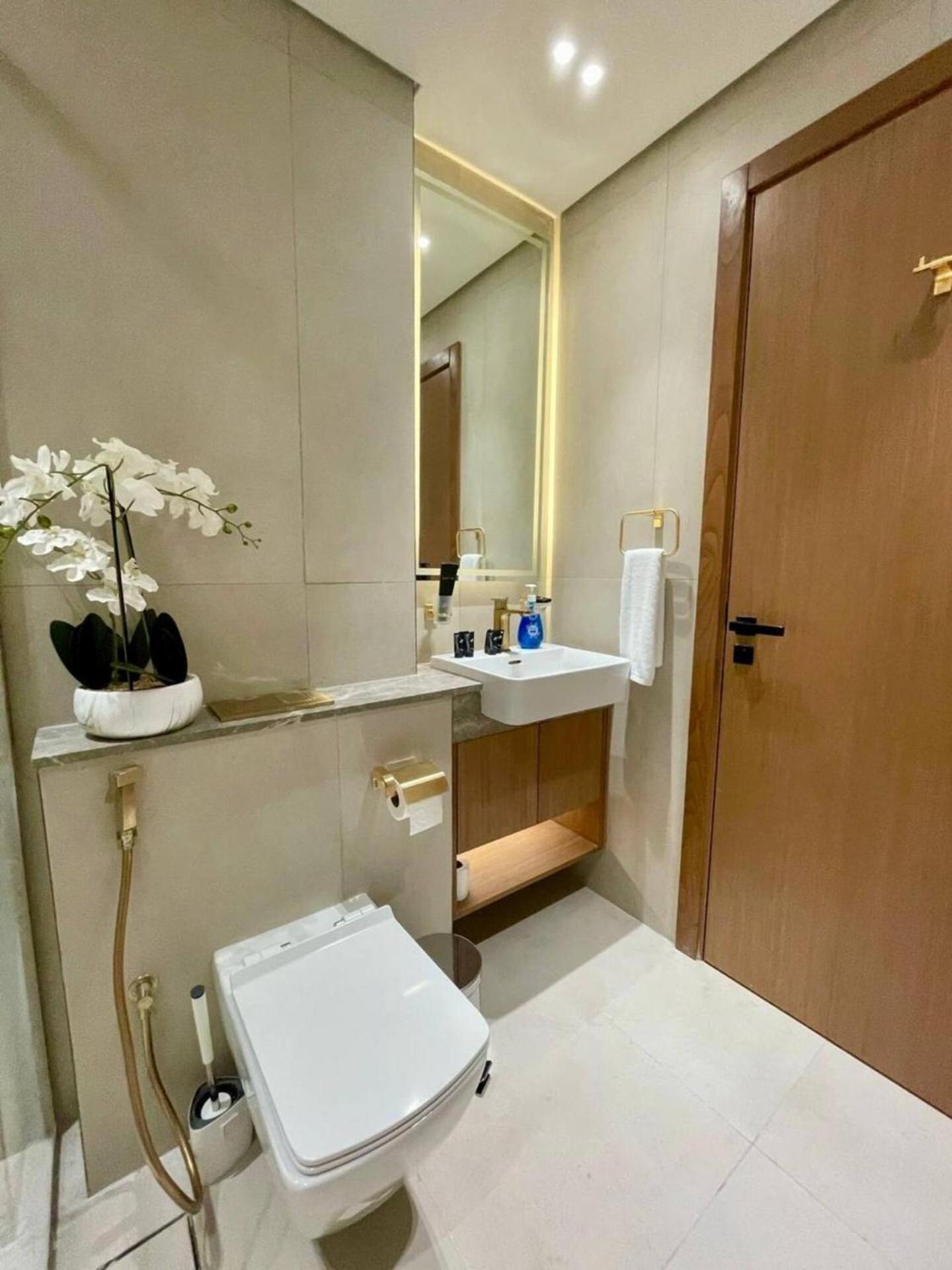 Brand New Cozy 2br In Jvc With Balcony * Dubai