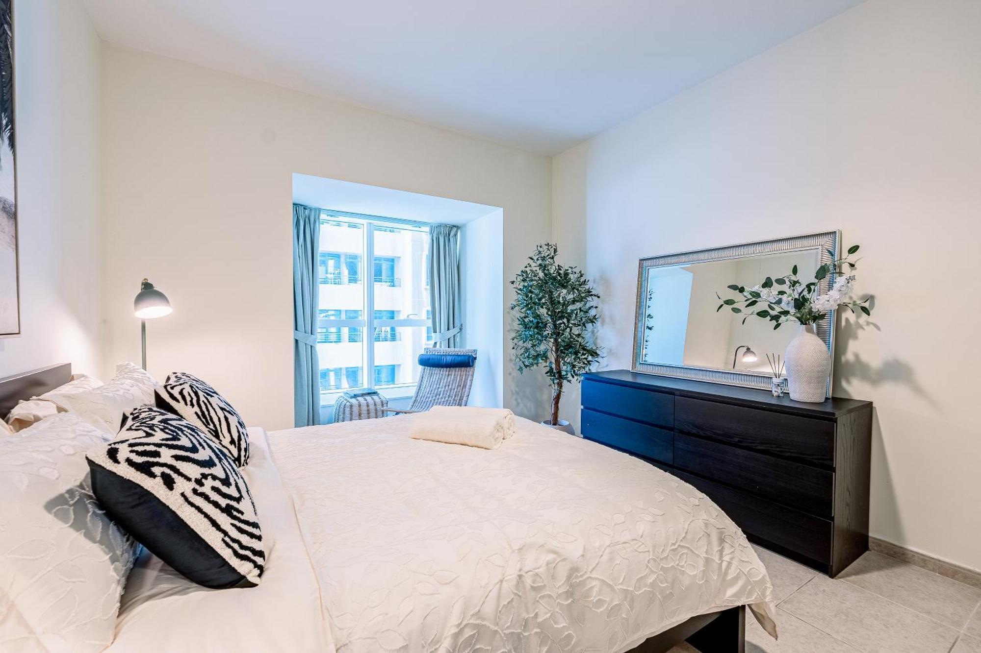Fabulous 1br In Marina Near With Sea Views Apartment