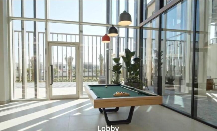 Cosy 2 Bed Opposite Hills Mall Apartment *