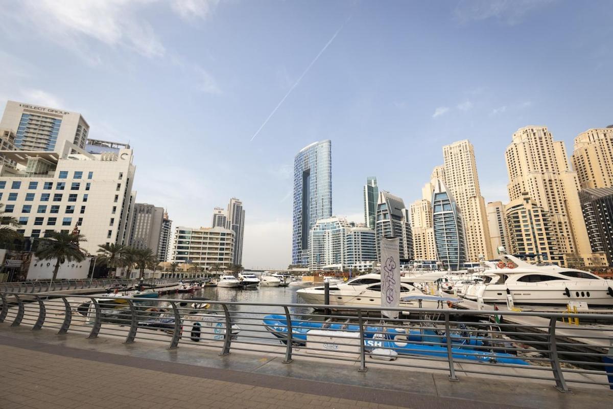 Gracious 1br In Condor Marina Star, Marina *