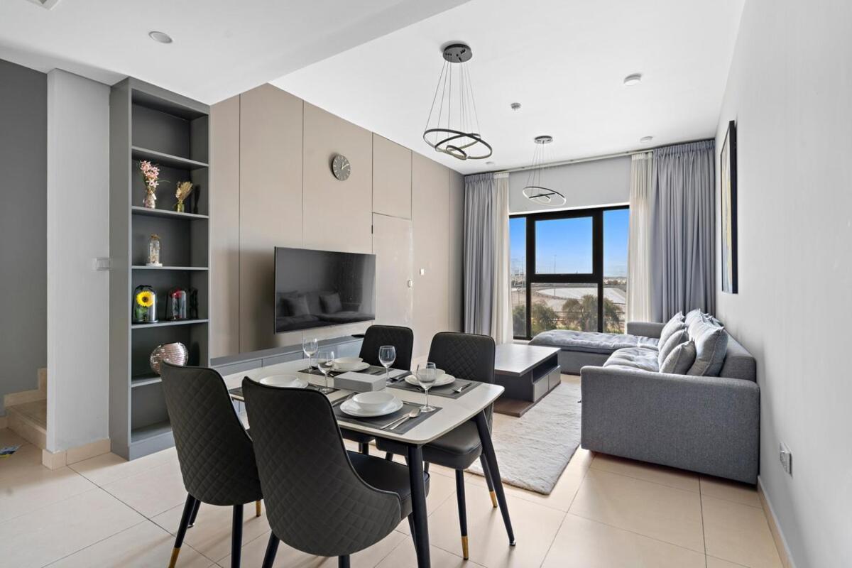 Spacious & Modern 3br With Maids Townhouse At Souk Warsan F Appartamento