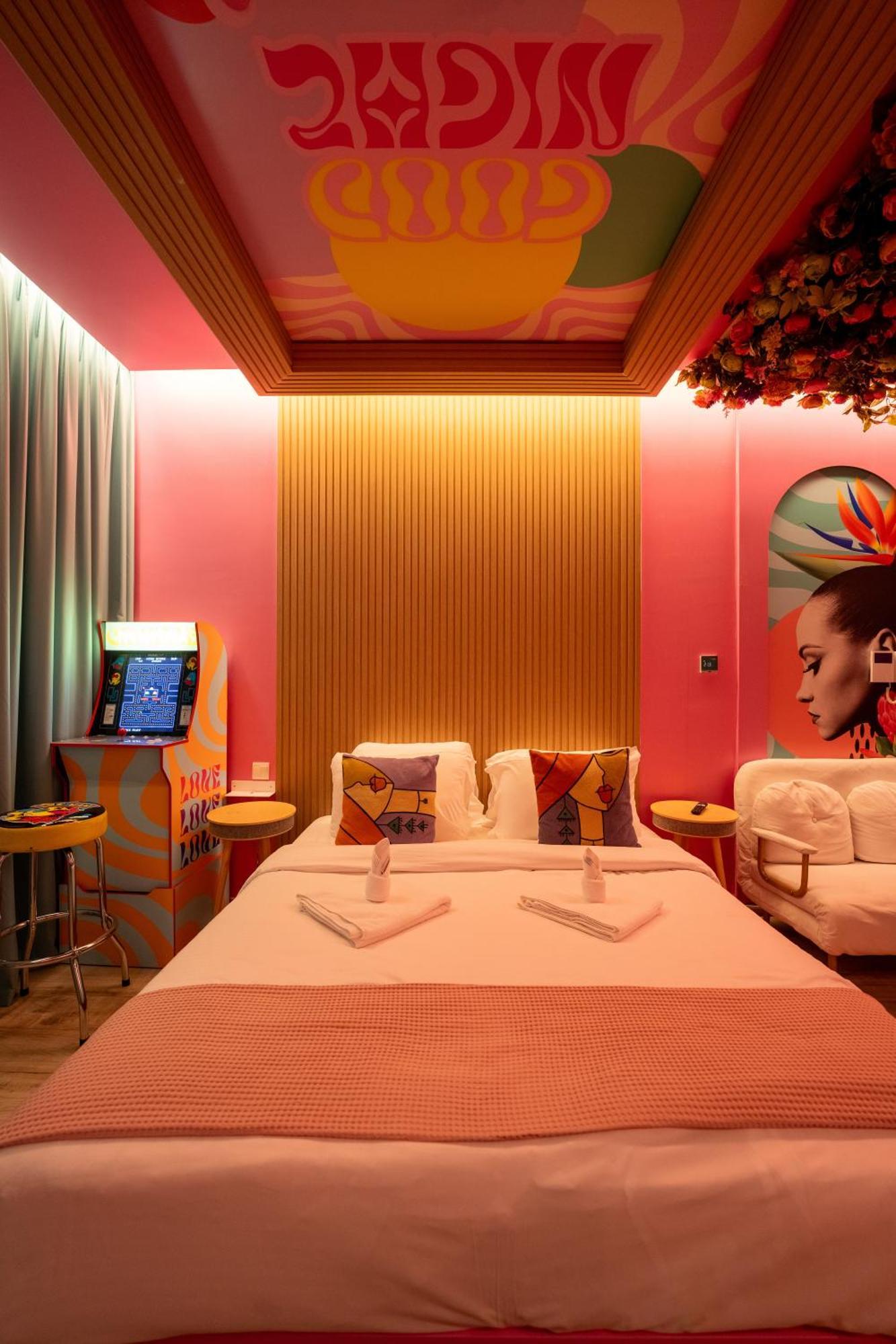 Apartamento Capsule Flora Business Bay View Burj Khalifa-pool Table-game Arcade-projector-playstation 5 Dubái