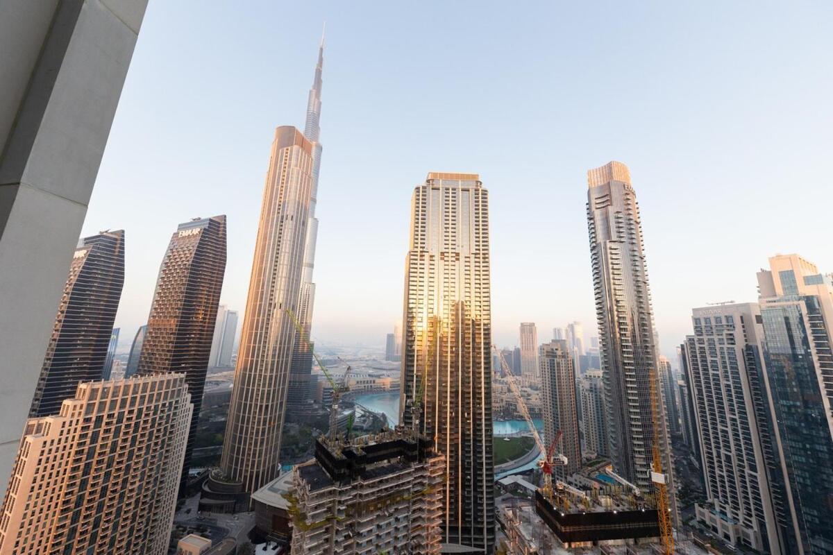Luxury 4br Prime Downtown Apartemen