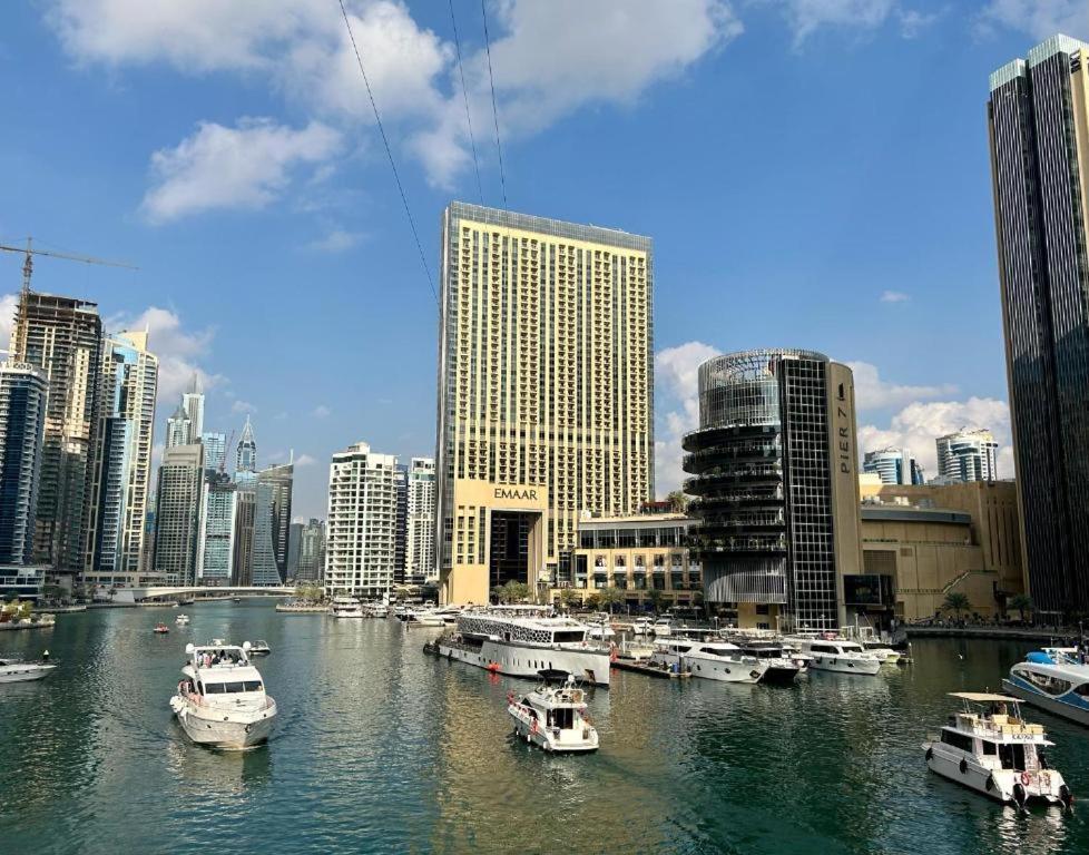 Stayforless Travellers At Beachside Jbr Location Apartahotel Dubái