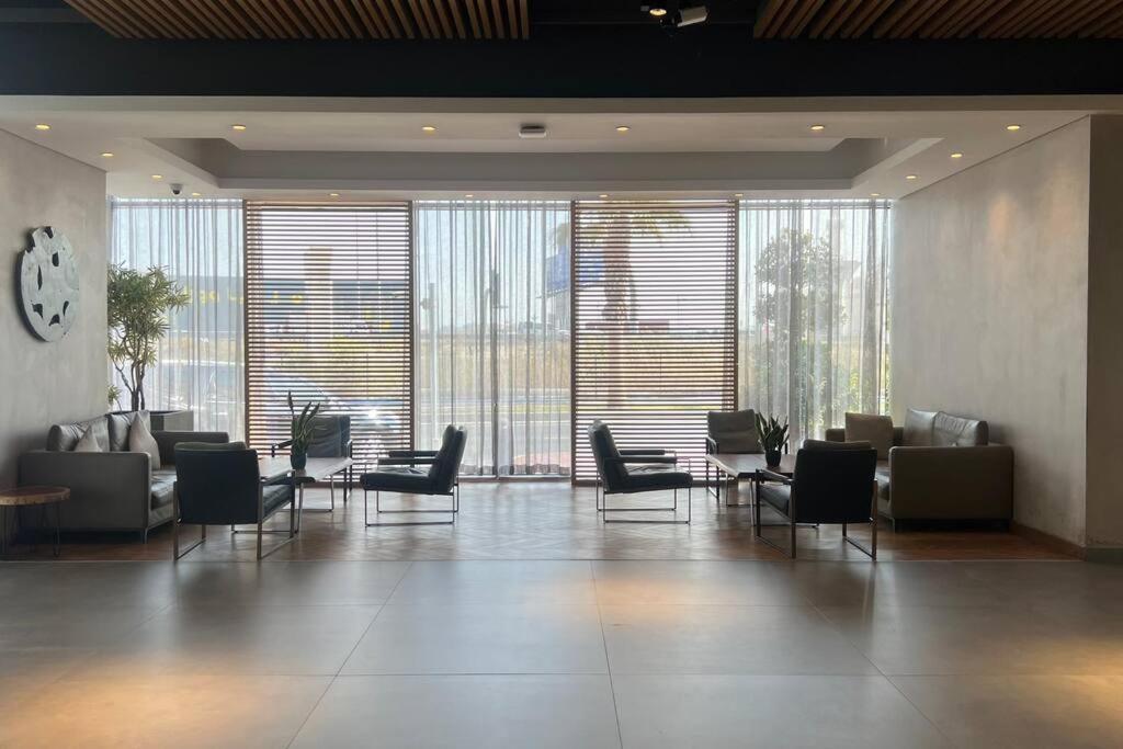 Appartement In Novotel Jvt Comfort For 4 Guests Dubaï